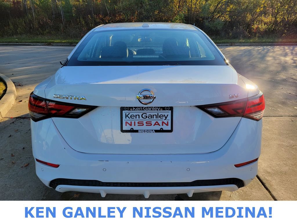 Used 2022 Nissan Sentra SV image 4