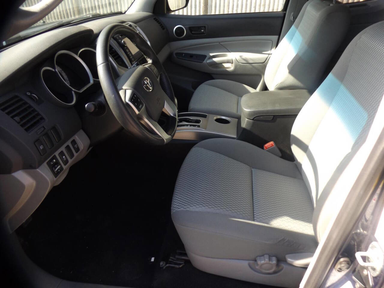 Used 2013 Toyota Tacoma 4x4 Access Cab V6 w/ SR5 Pkg image 16