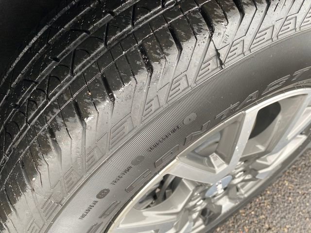 Certified 2023 GMC Acadia SLE w/ Driver Convenience Package image 24