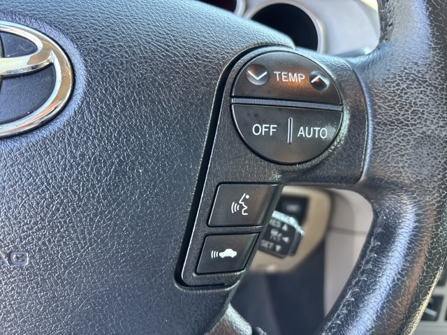 Used 2013 Toyota Sequoia Platinum AWD/4WD image 38