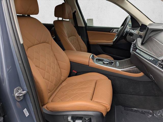 Used 2024 BMW X7 xDrive40i w/ Parking Assistance Package AWD/4WD image 24