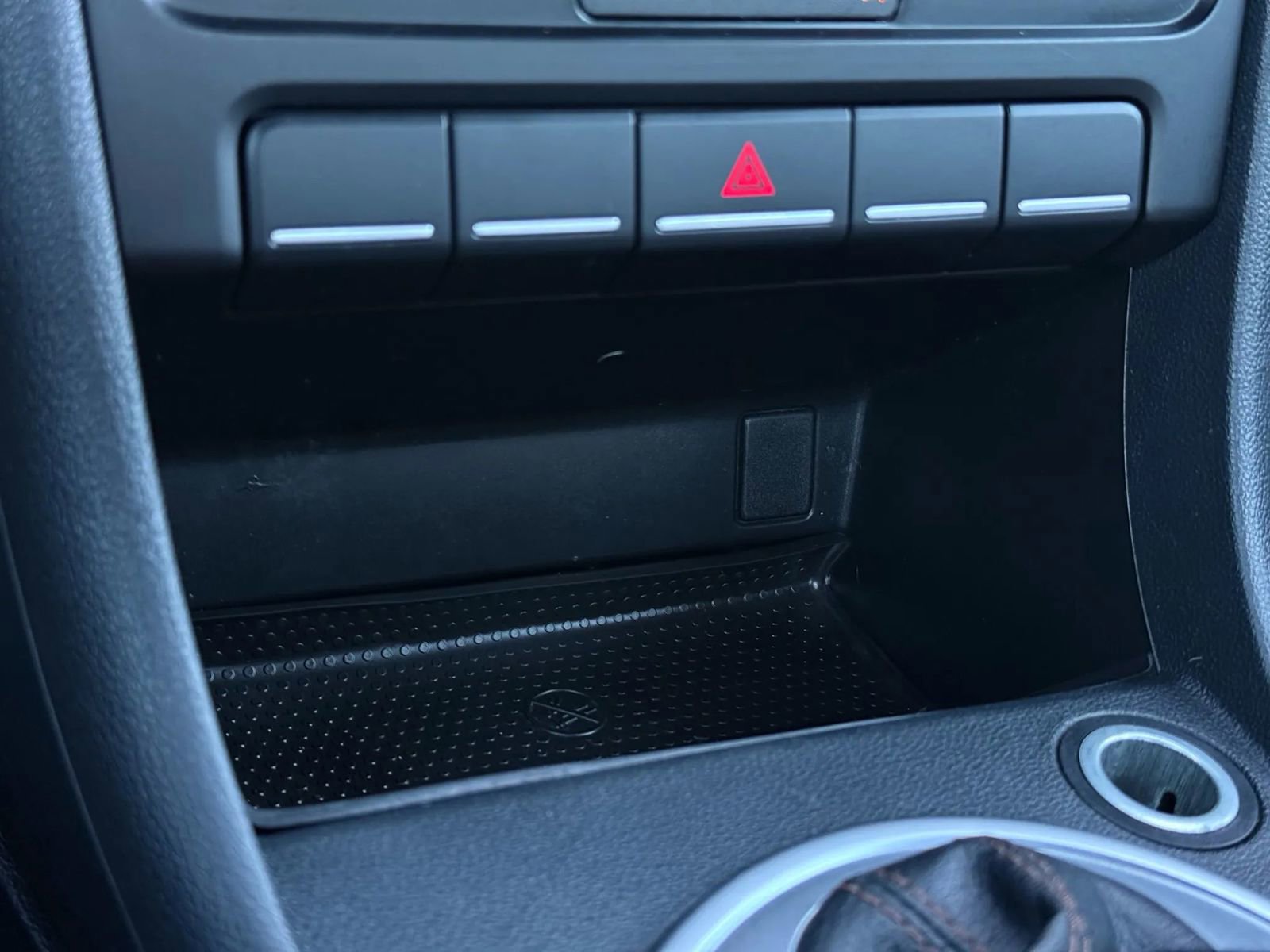 Used 2015 Volkswagen Beetle 1.8T Classic image 32