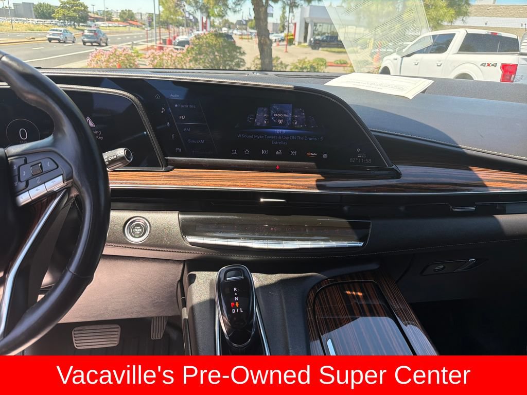 Used 2023 Cadillac Escalade Premium Luxury AWD/4WD image 17