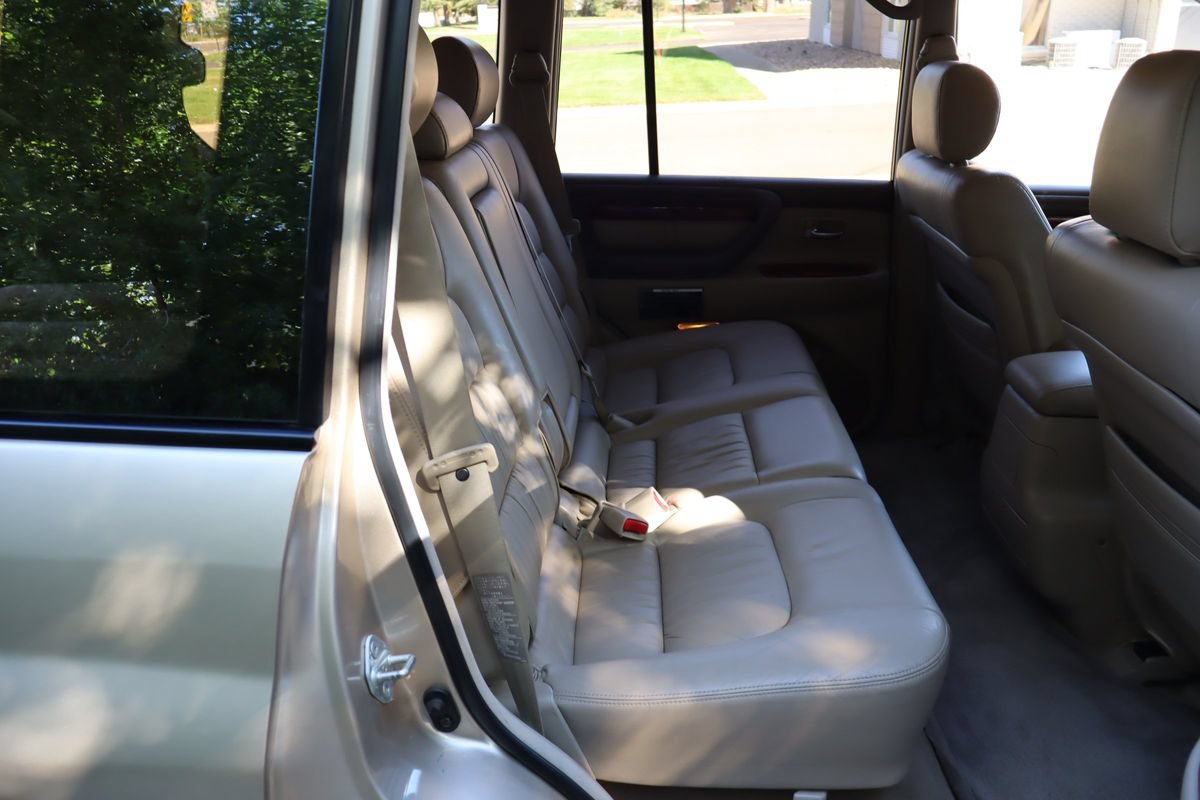 Used 2001 Lexus LX 470 4WD image 23
