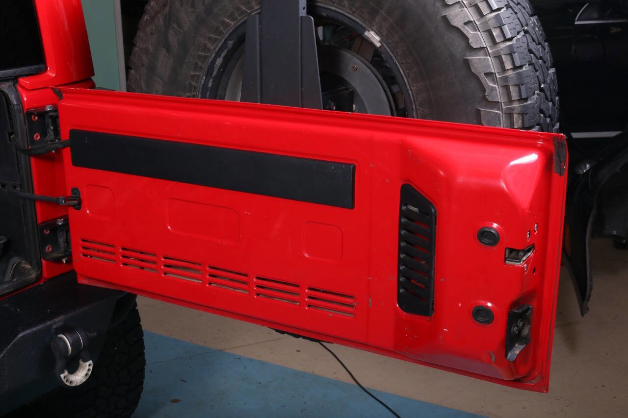 Used 2015 Jeep Wrangler Unlimited Sahara AWD/4WD image 44