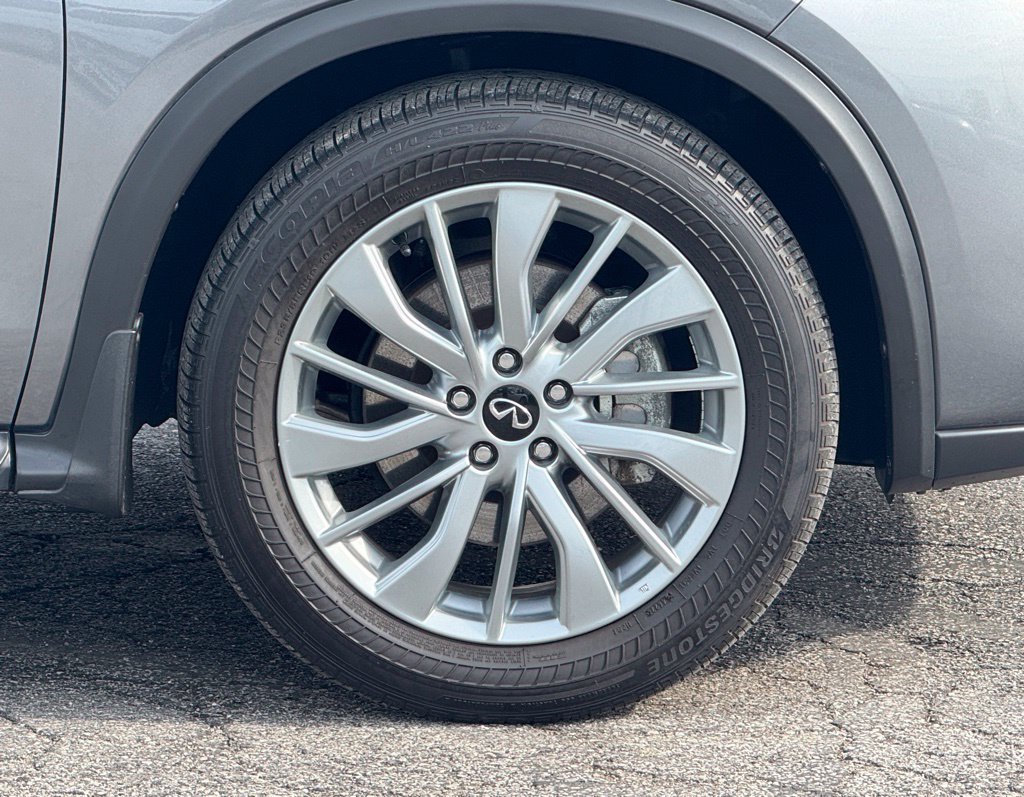 Used 2023 INFINITI QX50 Luxe AWD/4WD image 3
