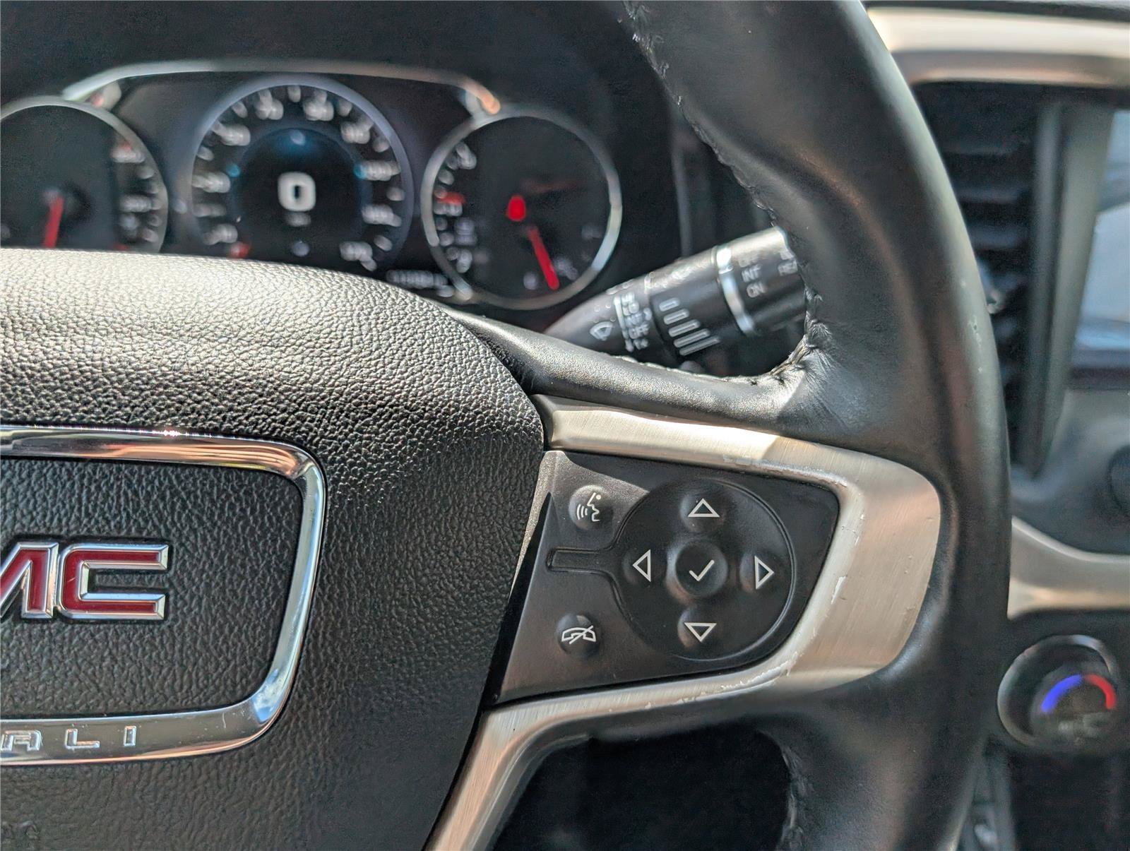 Used 2018 GMC Acadia Denali AWD/4WD image 26