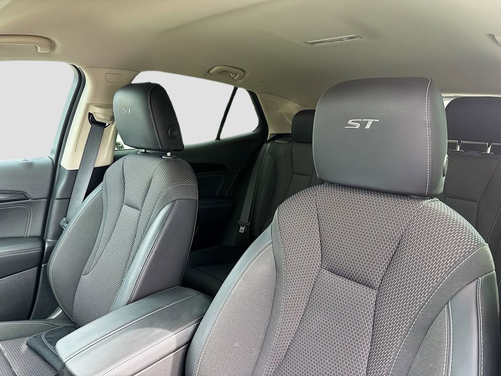 Used 2023 Buick Envision Preferred w/ Sport Touring Package FWD image 12