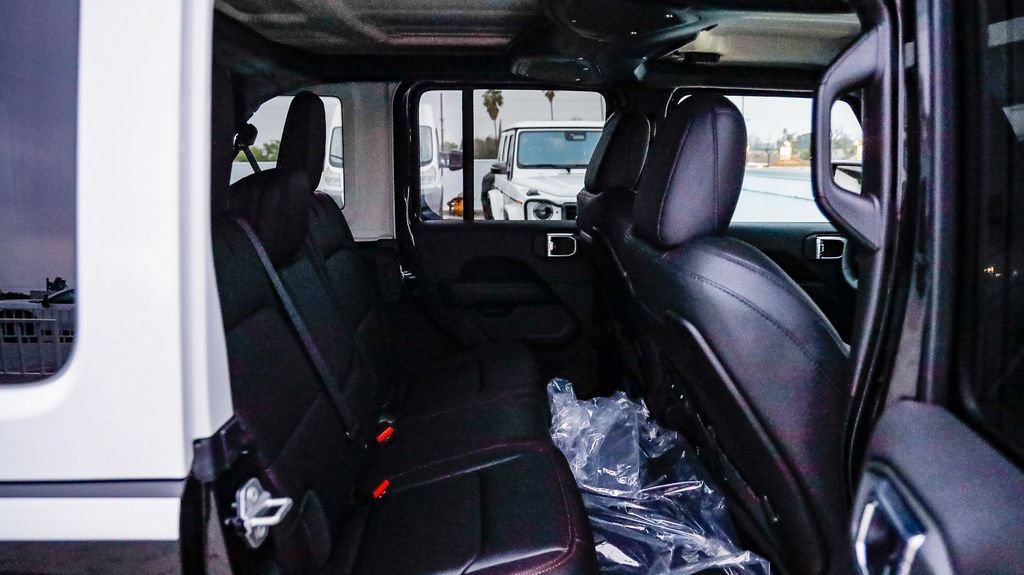 New 2026 Jeep Wrangler Unlimited Rubicon w/ Whitecap Package AWD/4WD image 20