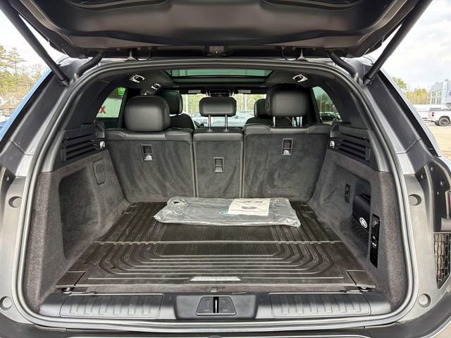 Used 2025 Land Rover Range Rover Sport SE image 14