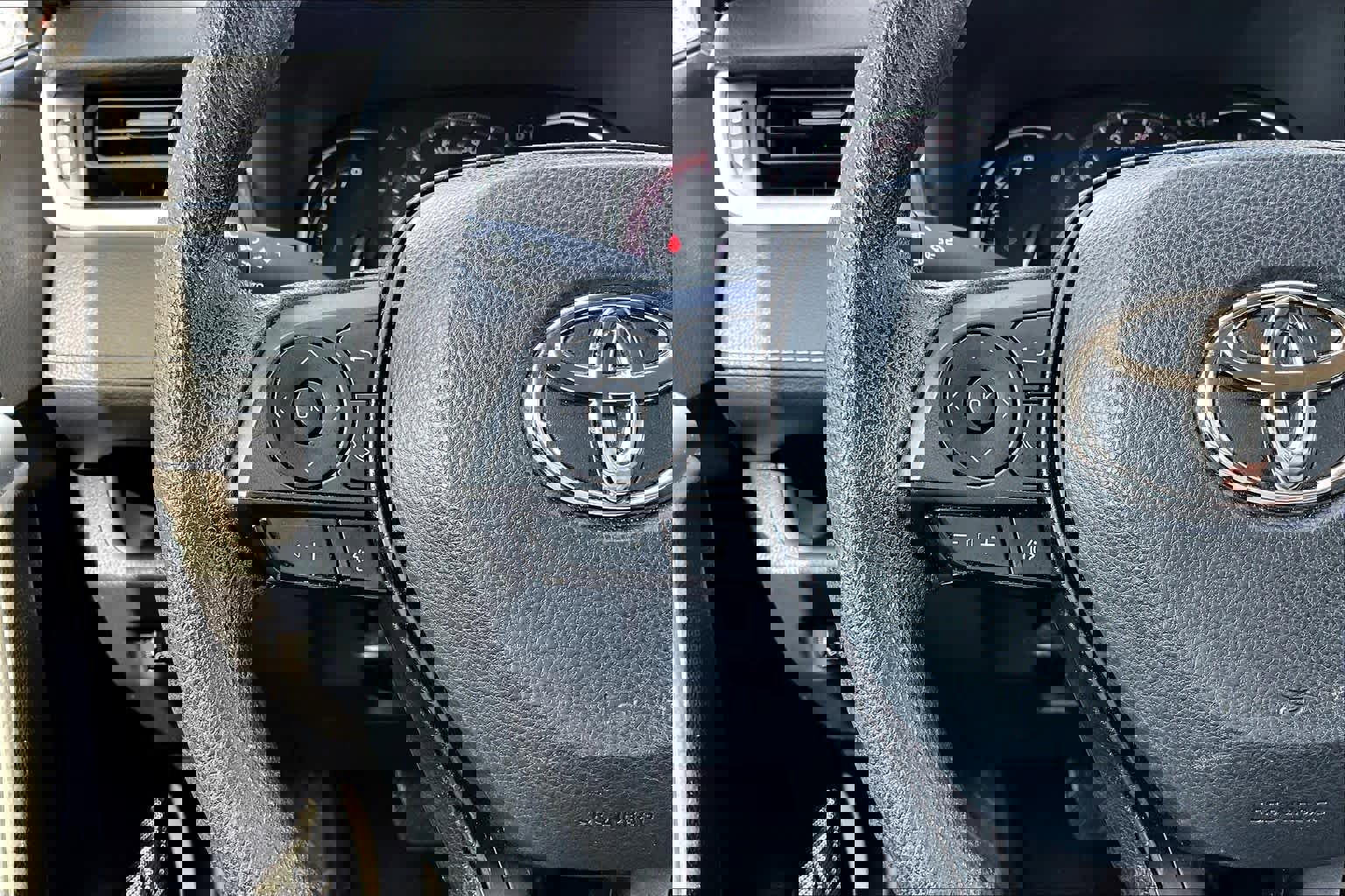 Used 2024 Toyota RAV4 XLE image 22