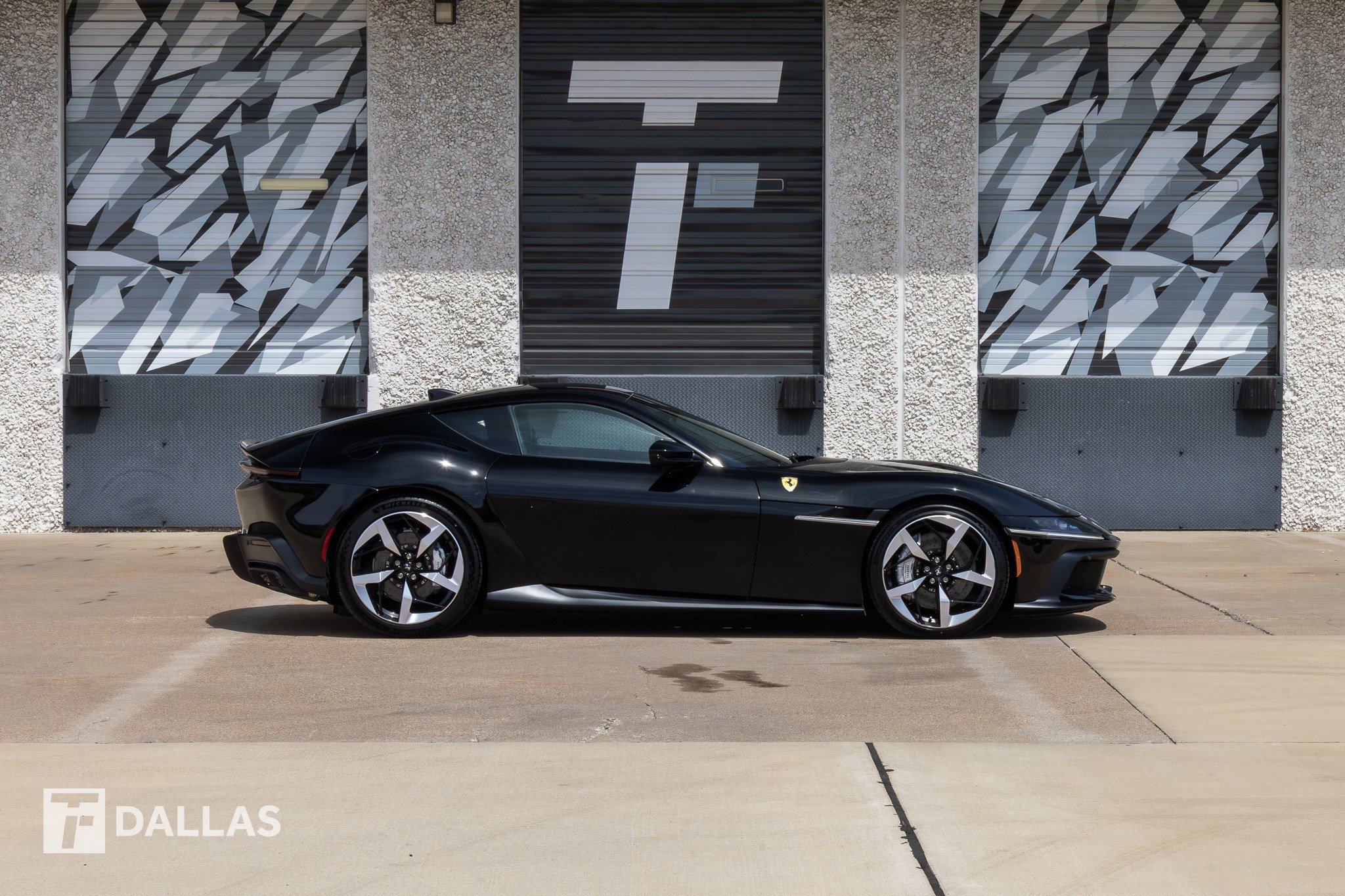 Used 2025 Ferrari 12Cilindri image 17