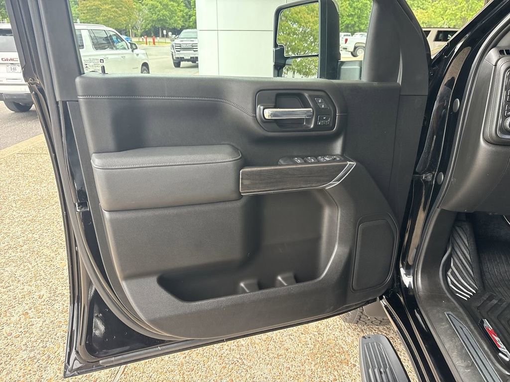 Used 2021 Chevrolet Silverado 2500 LTZ AWD/4WD image 21