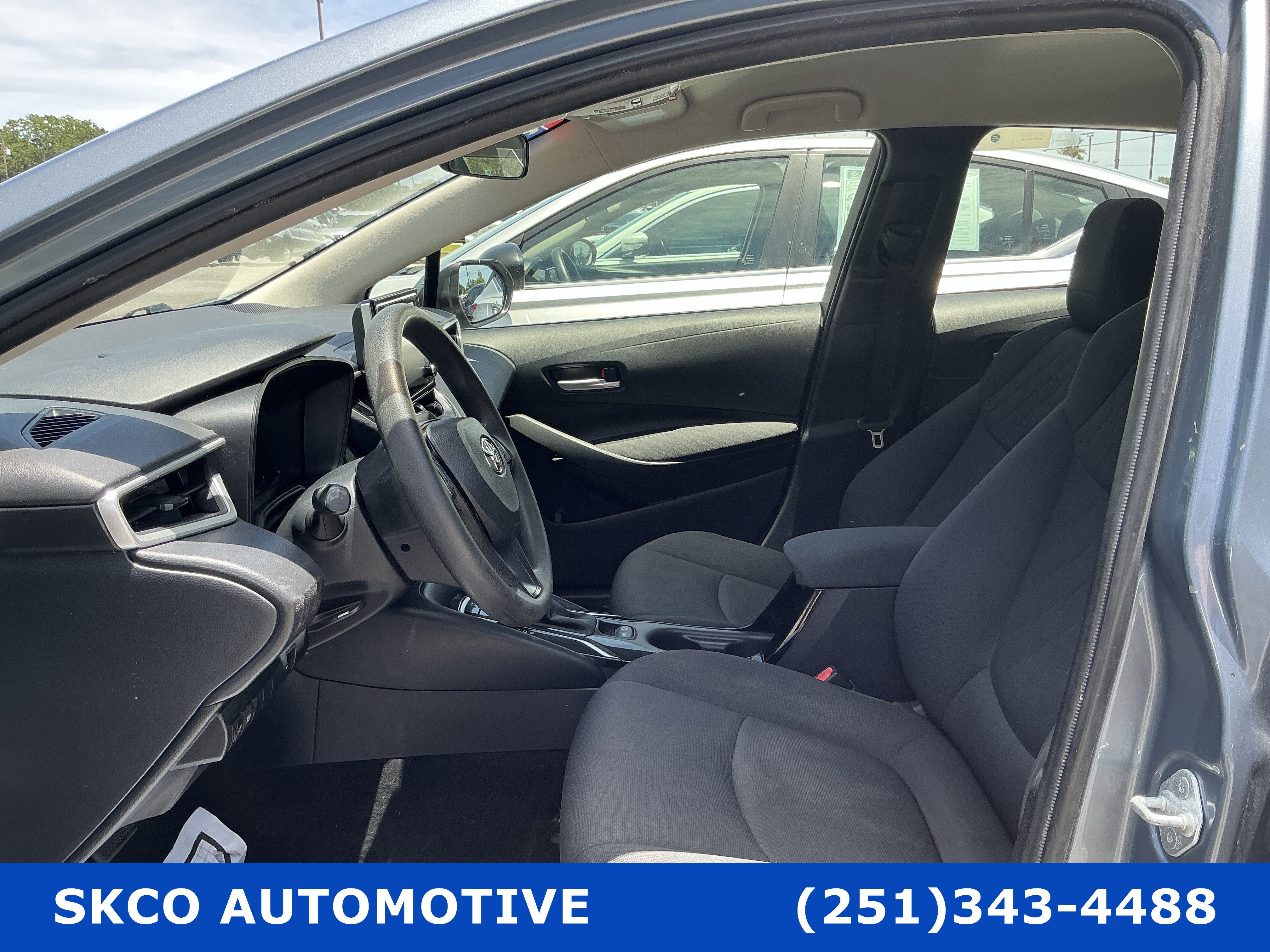 Used 2021 Toyota Corolla LE FWD image 11