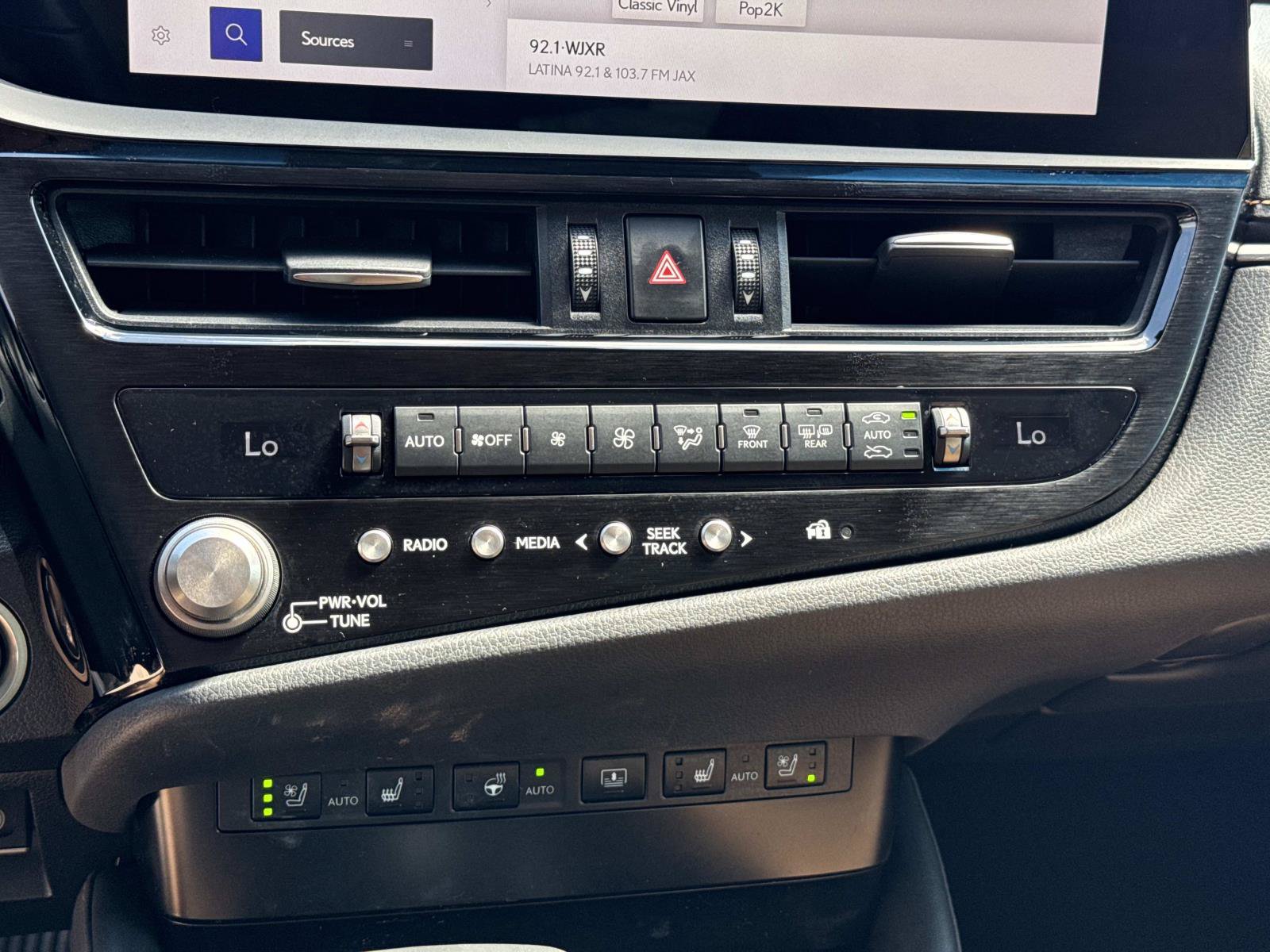 Used 2024 Lexus ES 350 w/ Premium Package FWD image 25
