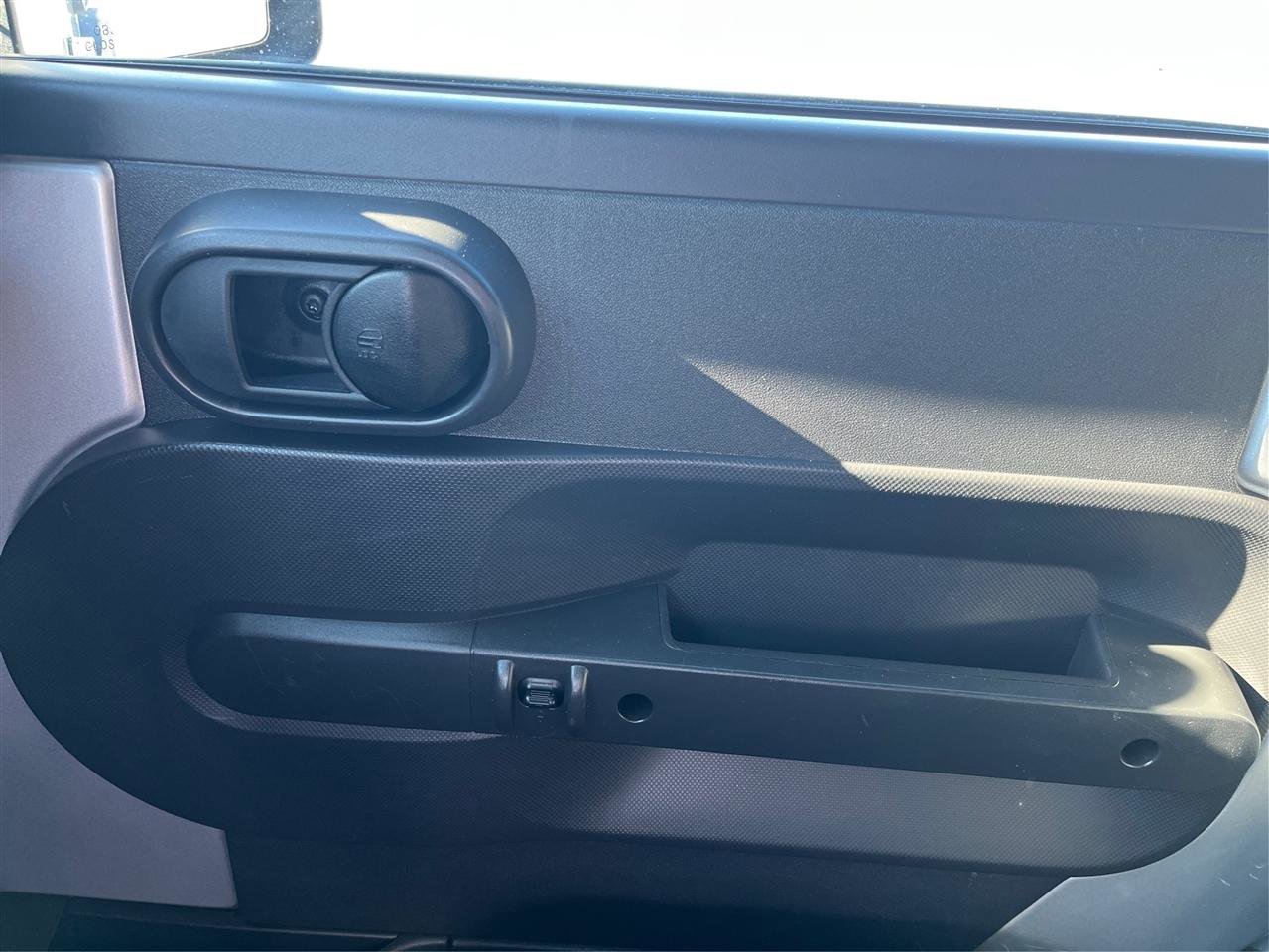 Used 2009 Jeep Wrangler Unlimited Rubicon w/ Dual Top Group image 20