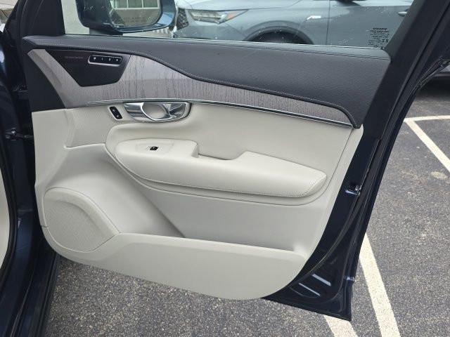 Used 2025 Volvo XC90 B6 Ultra w/ Protection Package Premier AWD/4WD image 20