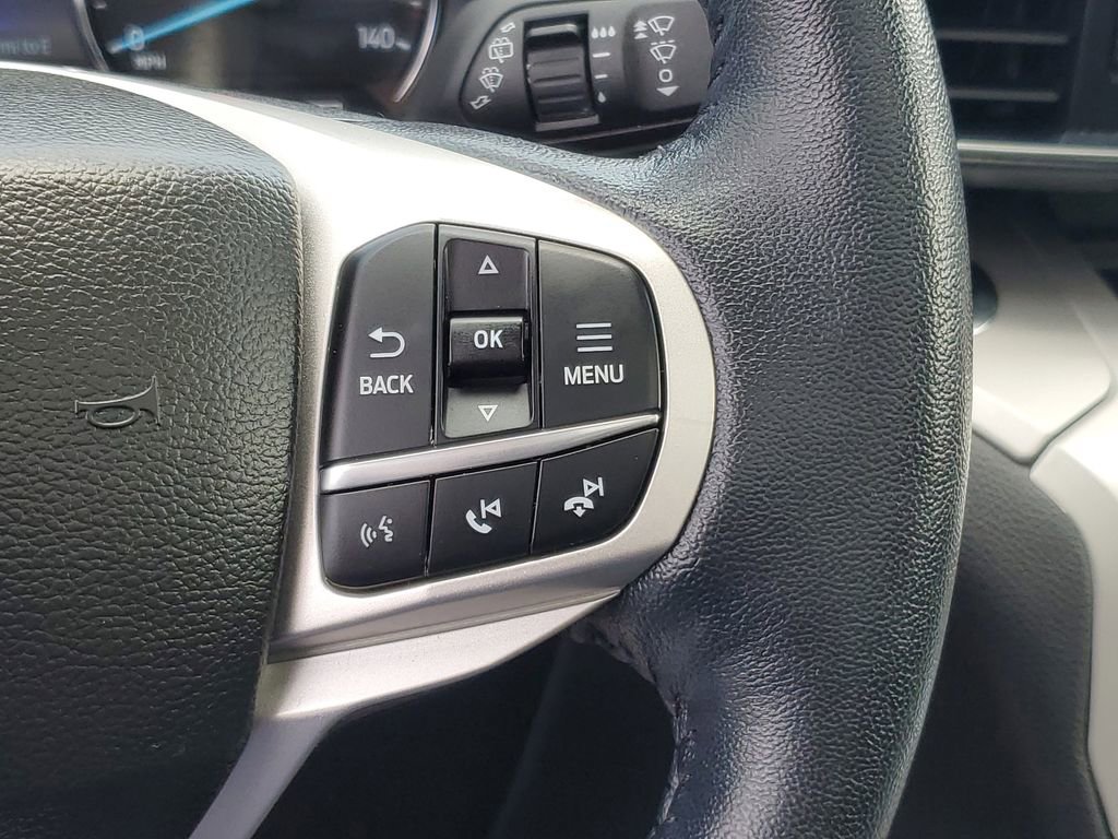 Used 2023 Ford Explorer XLT w/ Equipment Group 202A AWD/4WD image 18
