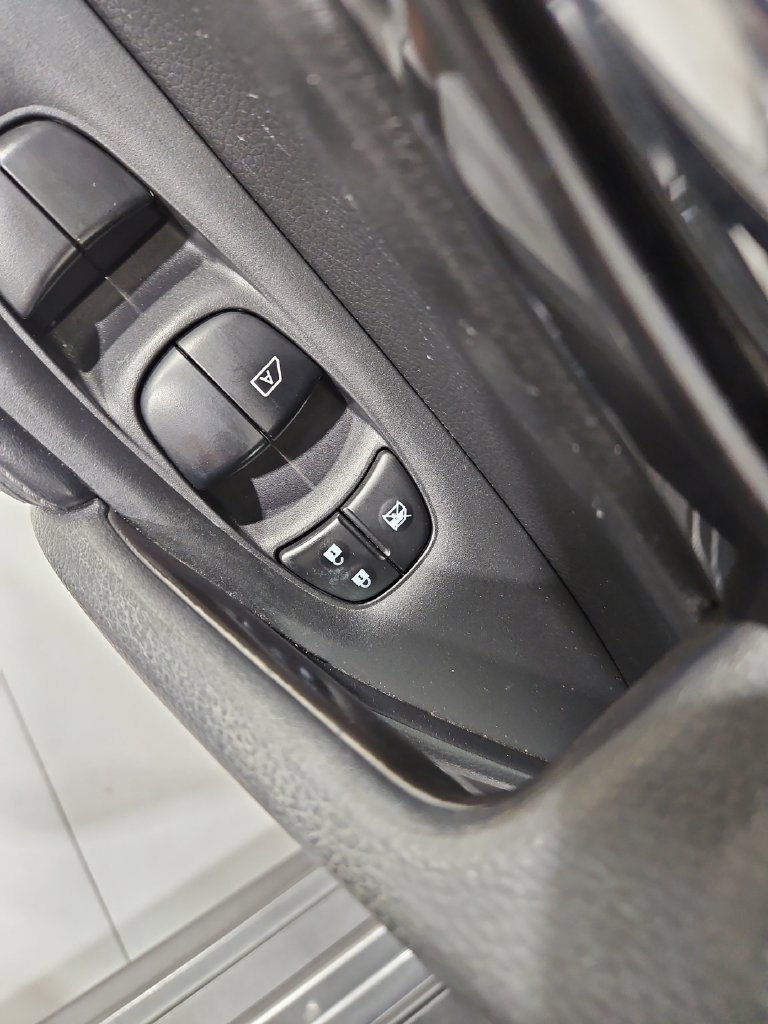 Used 2017 Nissan Rogue S w/ S Appearance Package AWD/4WD image 12