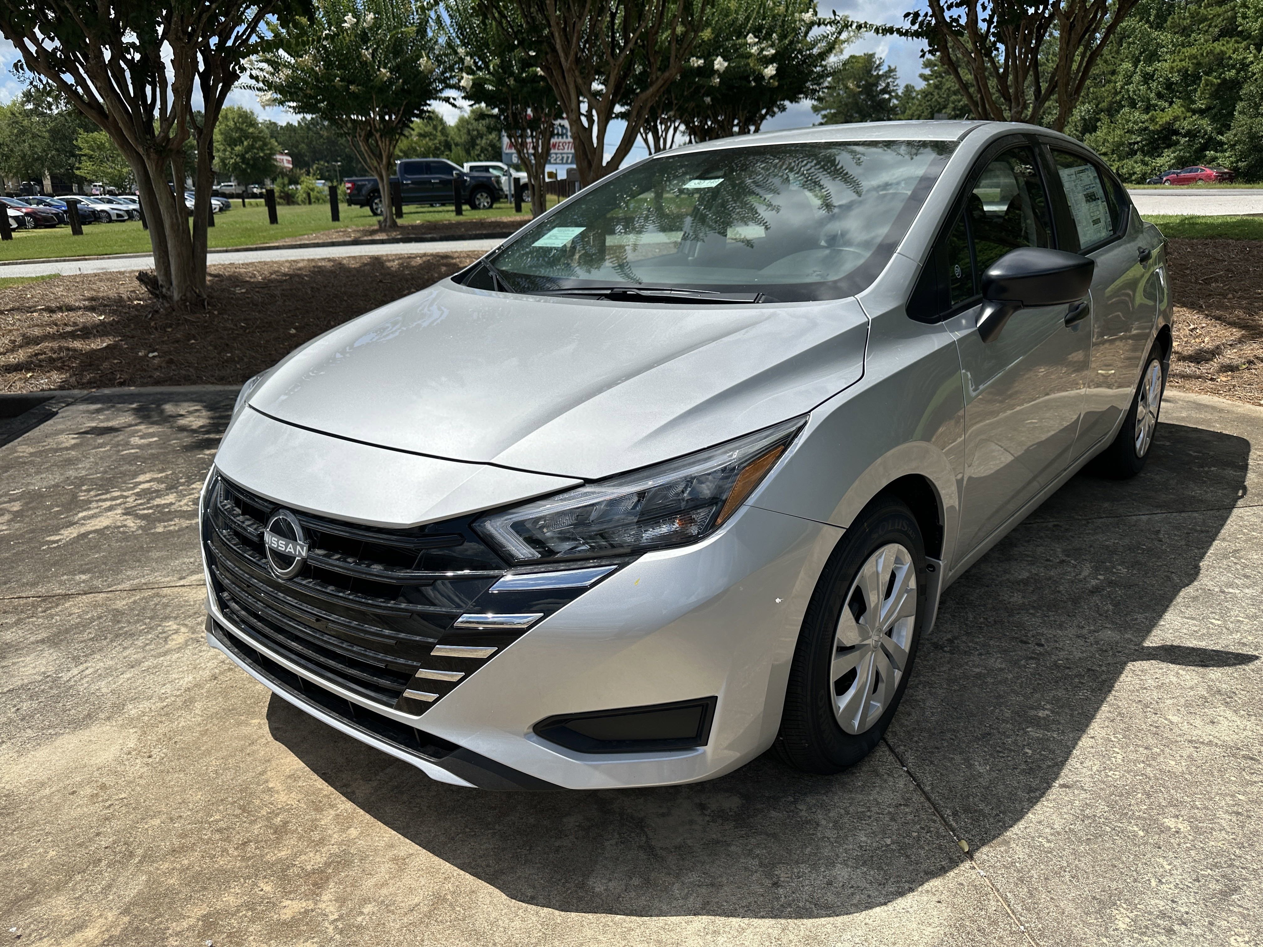 New 2025 Nissan Versa S w/ Trunk Package