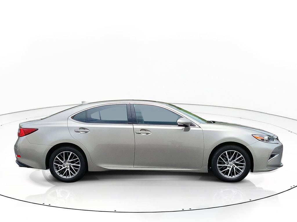 Used 2017 Lexus ES 350 w/ Navigation System Package FWD image 5
