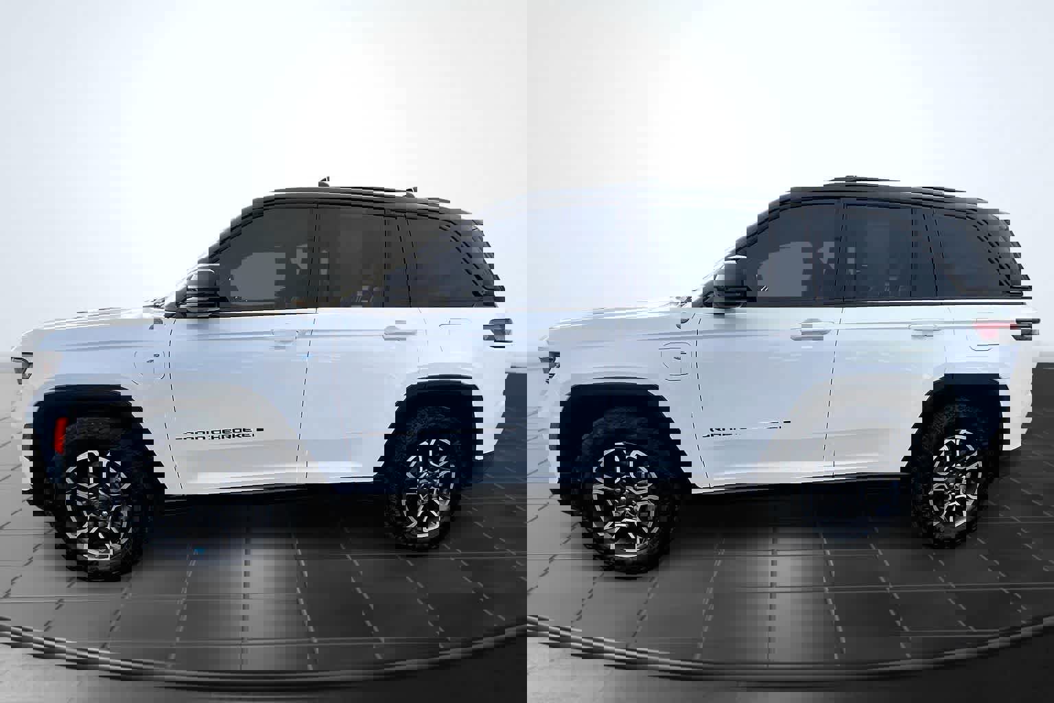 Used 2023 Jeep Grand Cherokee Trailhawk image 3