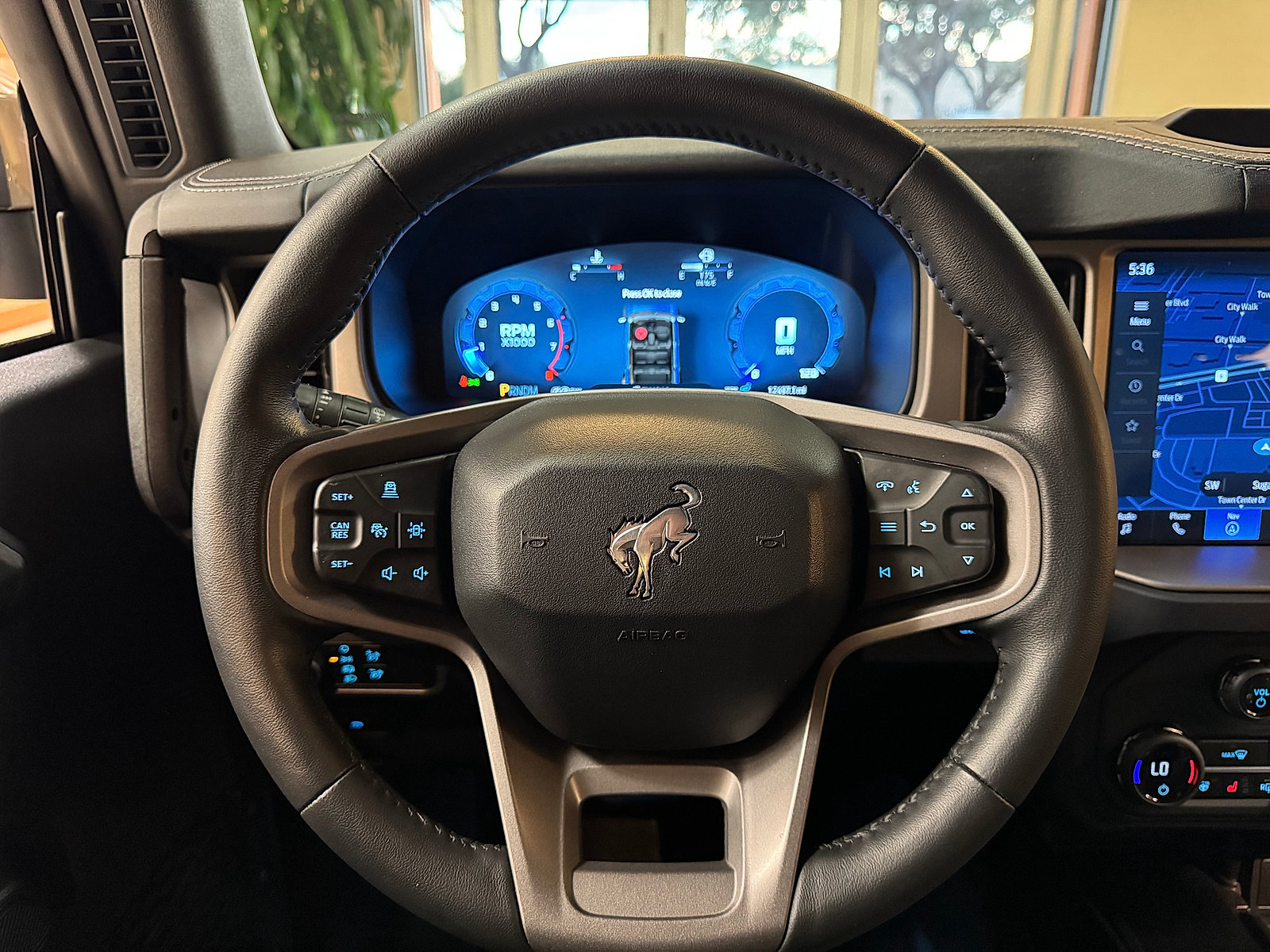 Used 2025 Ford Bronco Outer Banks AWD/4WD image 16