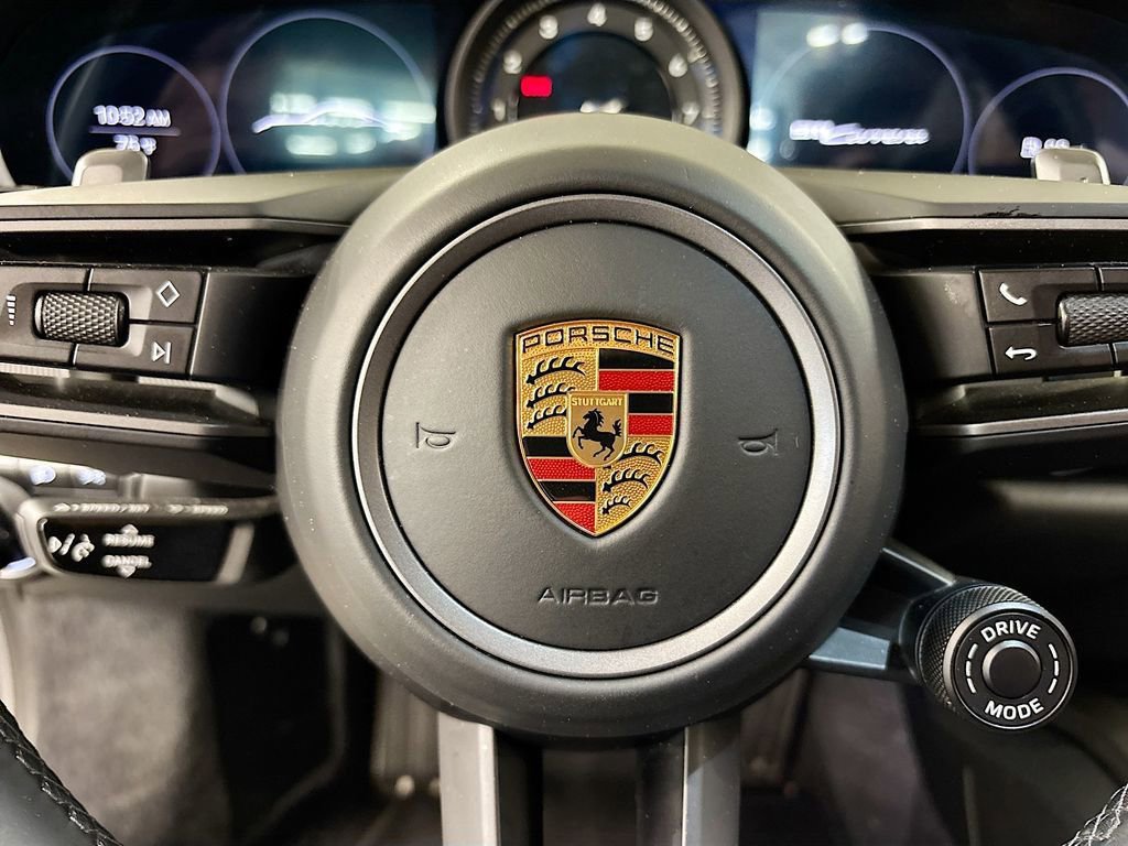 Used 2022 Porsche 911 Carrera RWD image 18