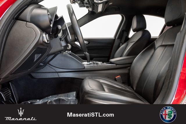 Used 2022 Alfa Romeo Giulia Sprint image 9