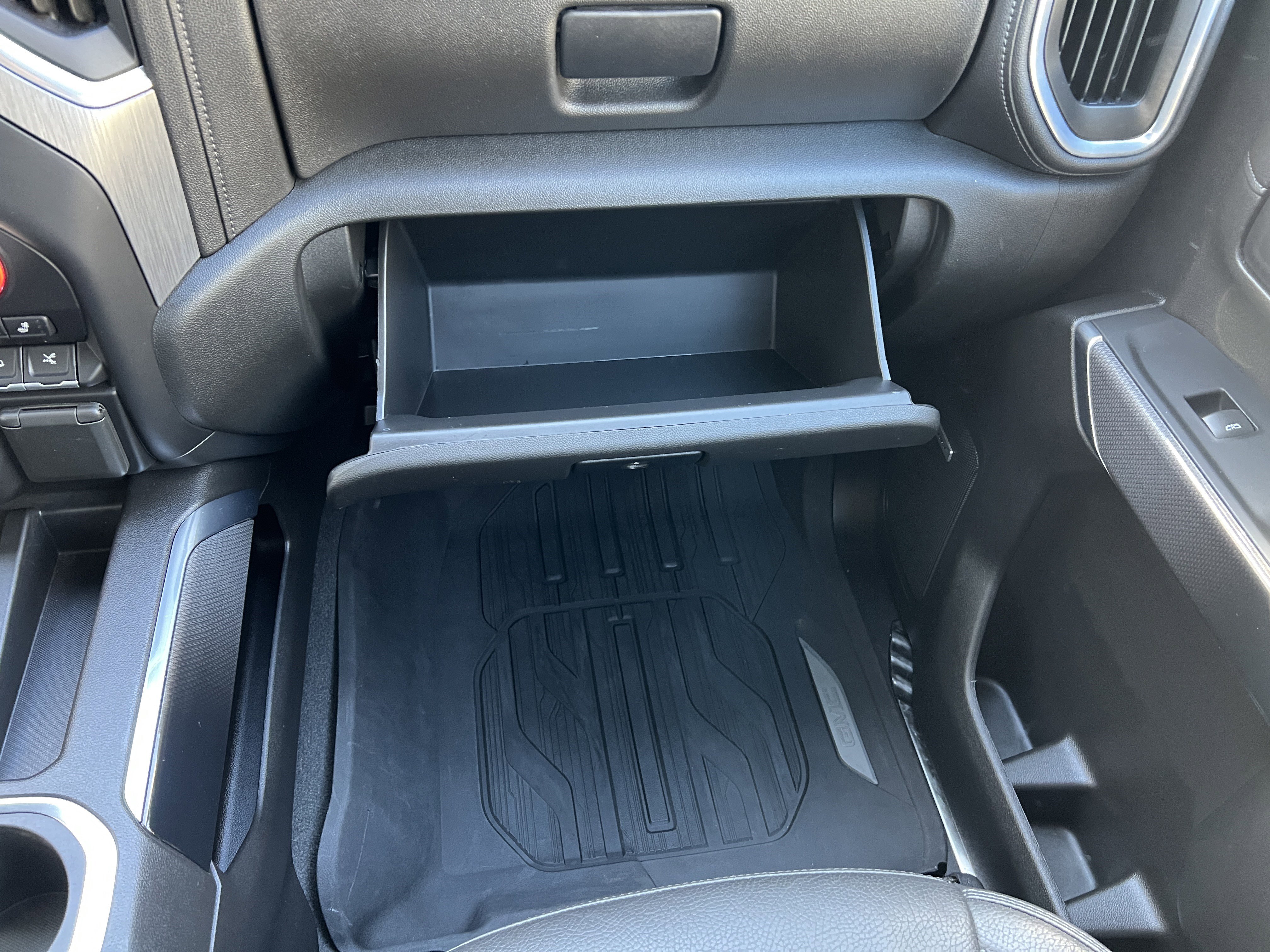 Used 2022 GMC Sierra 3500 Denali w/ Denali Ultimate Package image 34