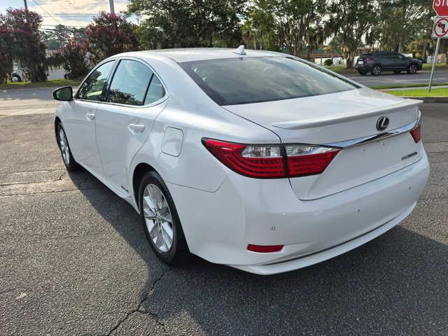 Used 2013 Lexus ES 300h w/ Premium Pkg FWD image 8
