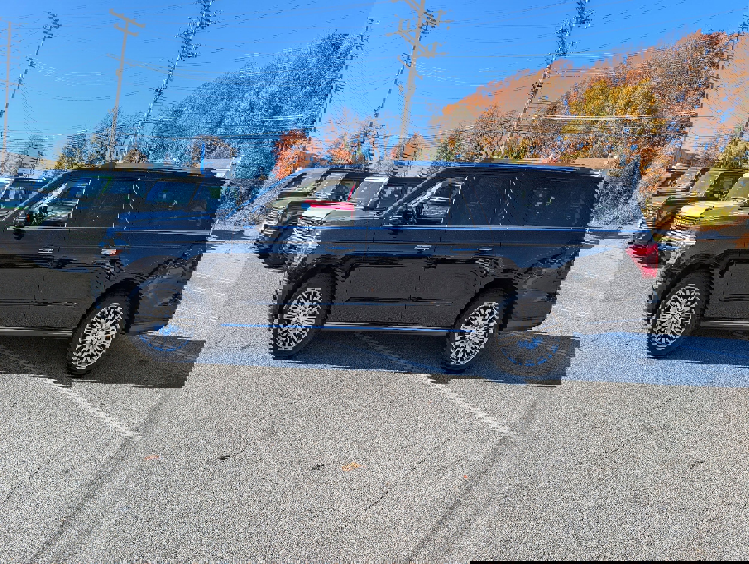 Certified 2022 Ford Expedition Max Limited image 3