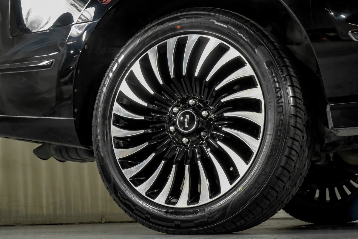 Used 2020 Lincoln Navigator Black Label w/ Cargo Convenience Package AWD/4WD image 53