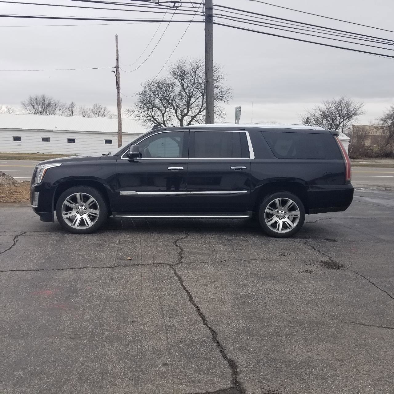 Used 2015 Cadillac Escalade ESV Premium AWD/4WD image 2