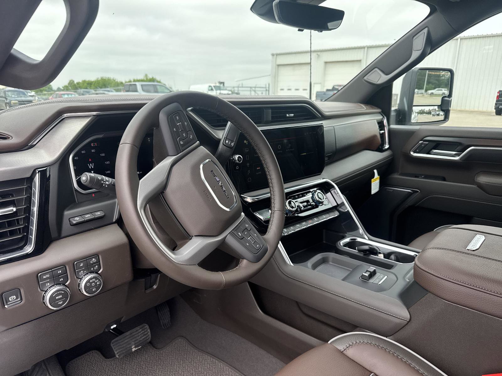 New 2026 GMC Sierra 2500 Denali w/ Technology Package AWD/4WD image 9