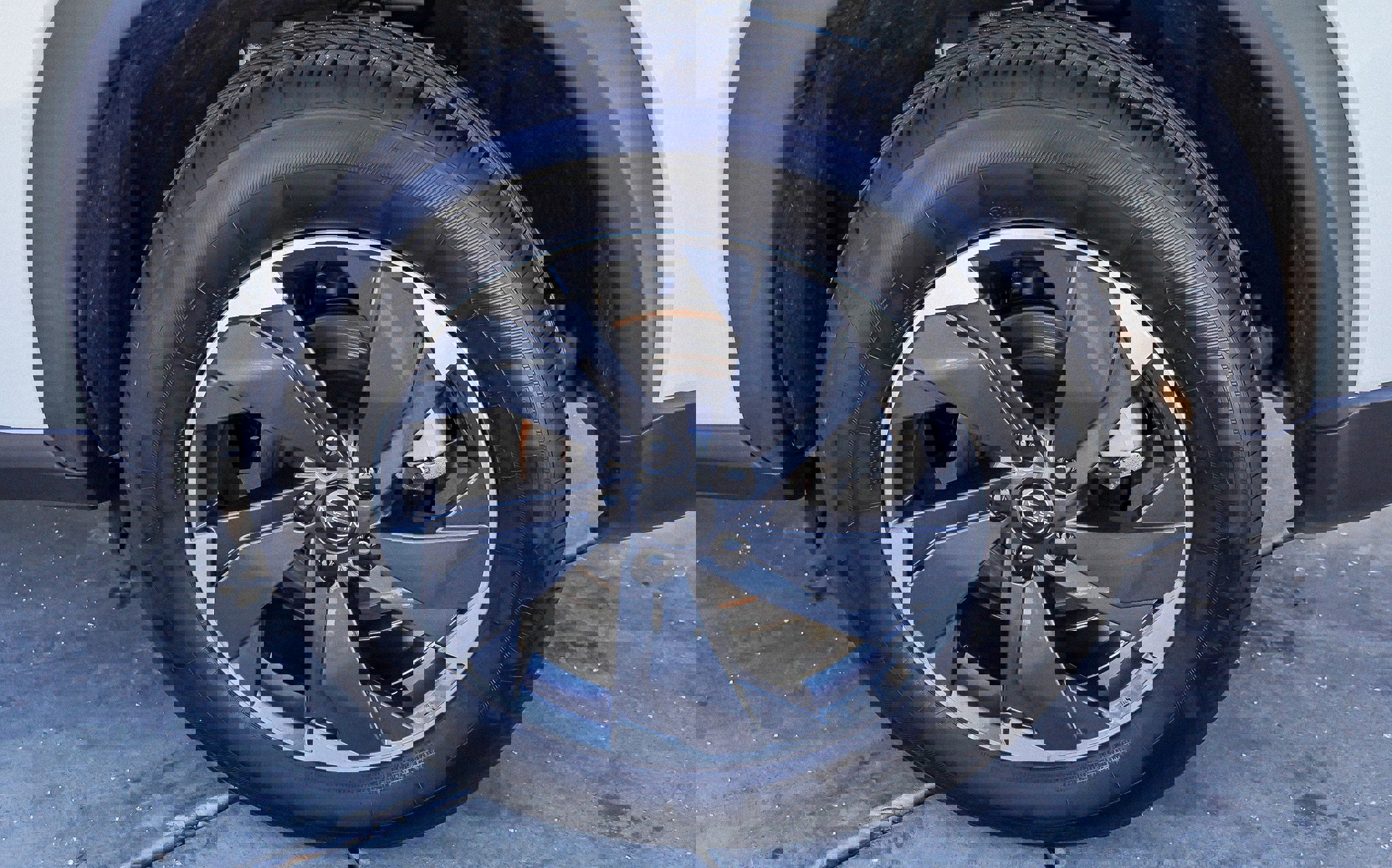 Used 2025 Nissan Rogue SV image 13