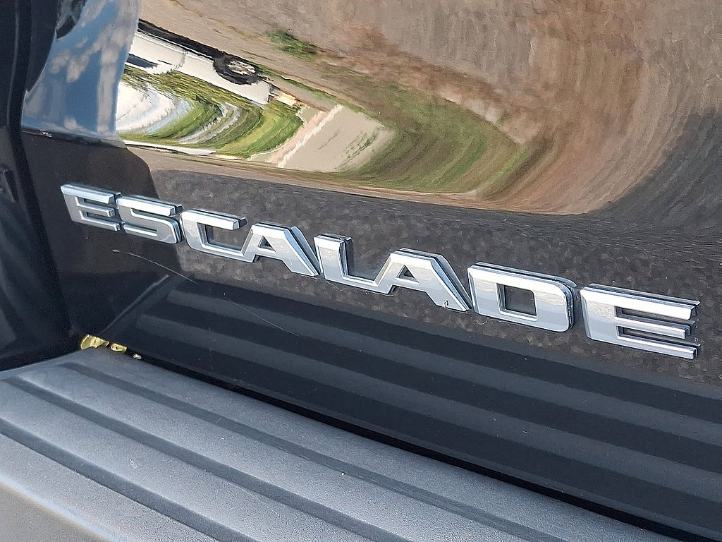 Used 2017 Cadillac Escalade Premium Luxury AWD/4WD image 30
