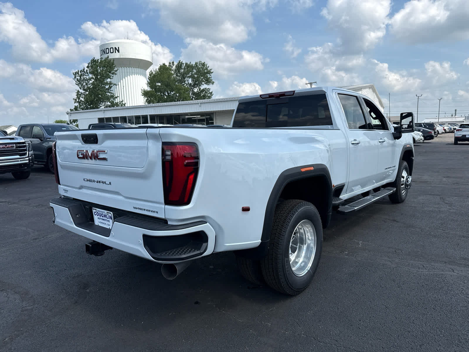 New 2026 GMC Sierra 3500 Denali w/ Technology Package AWD/4WD image 5