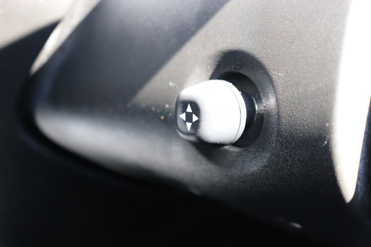 Used 2023 Jeep Wagoneer L Series II image 51