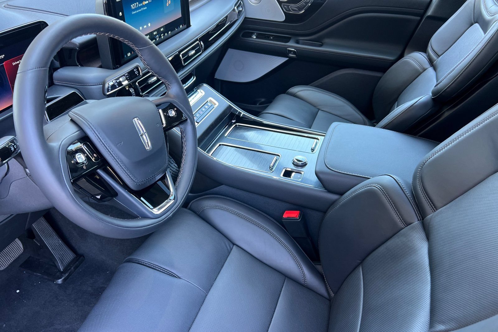 New 2026 Lincoln Aviator Reserve AWD/4WD image 7