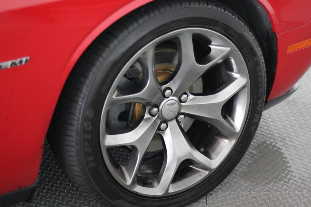 Used 2016 Dodge Challenger R/T w/ Driver Convenience Group RWD image 53