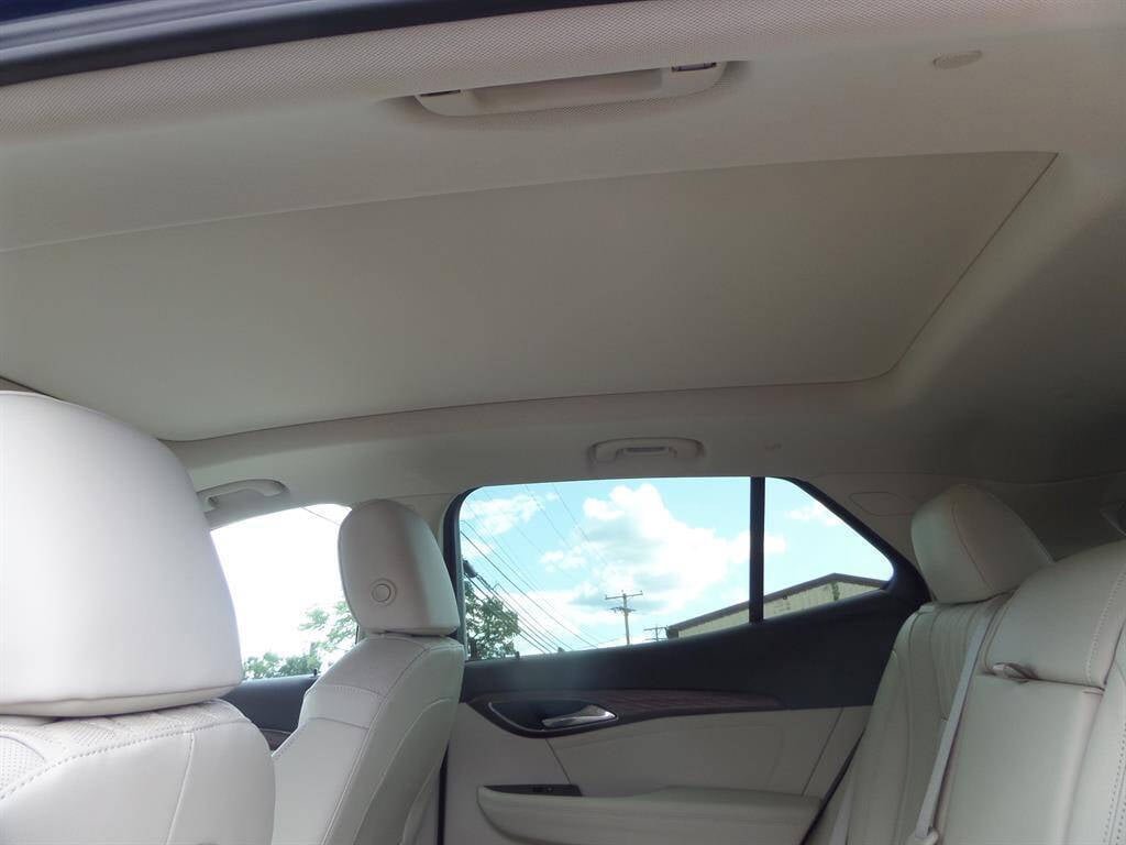 Used 2022 Buick Envision Avenir w/ Technology Package II image 10