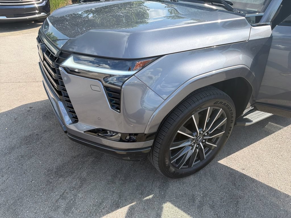 Used 2026 Lexus GX 550 w/ Accessory Package (2T) AWD/4WD image 47