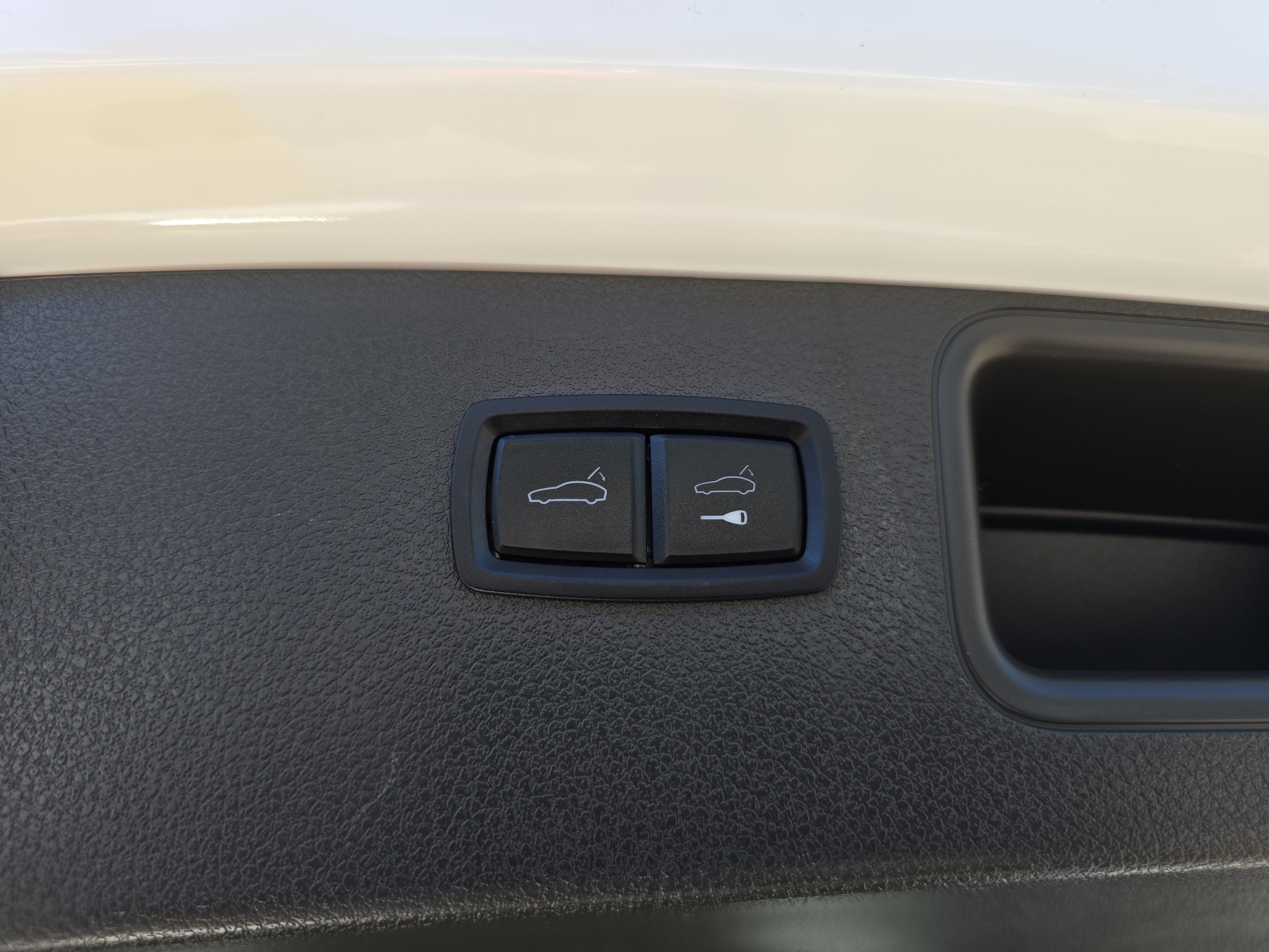 Certified 2023 Porsche Macan AWD/4WD image 20