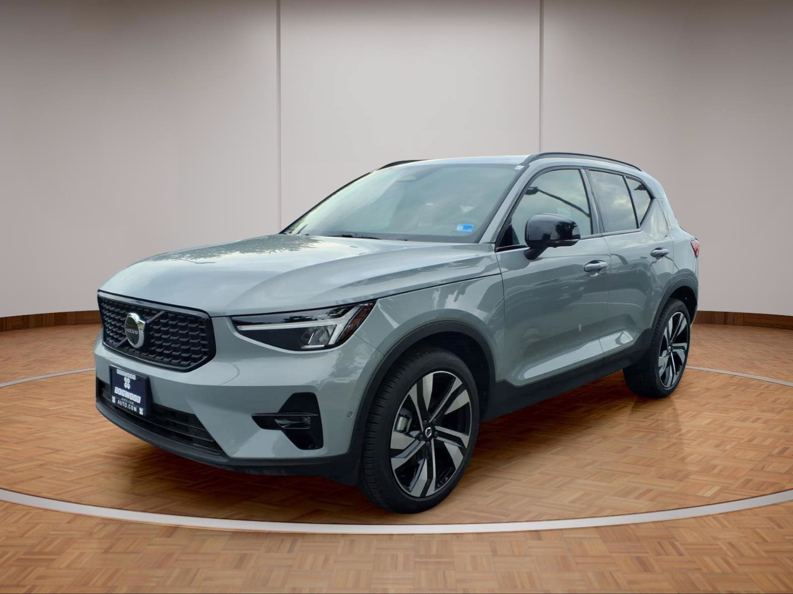New 2026 Volvo XC40 B5 Plus w/ Climate Package AWD/4WD image 3