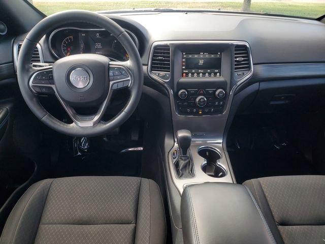 Used 2019 Jeep Grand Cherokee Laredo image 30