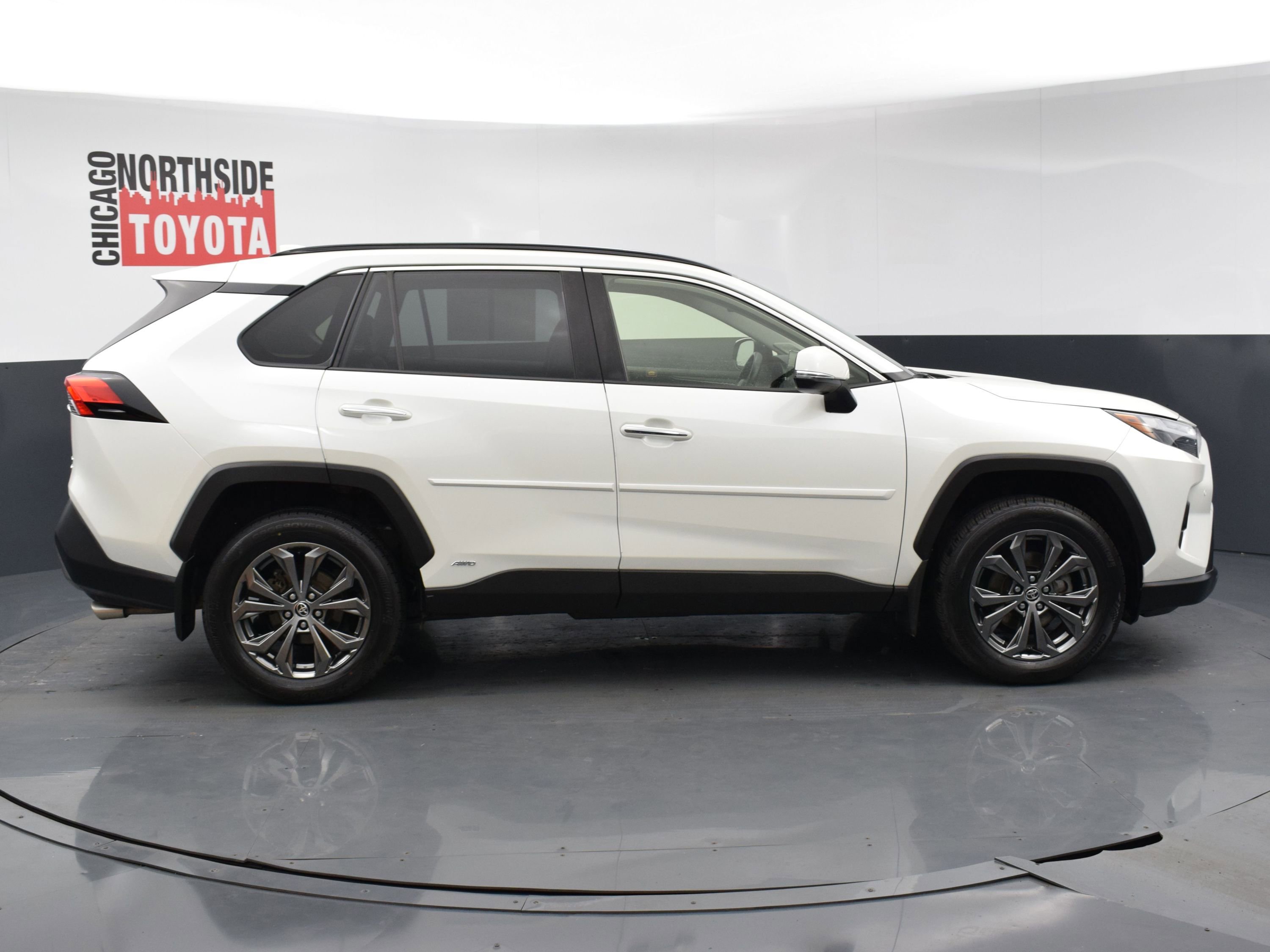 Used 2022 Toyota RAV4 Limited w/ Limited Grade Weather Package image 5