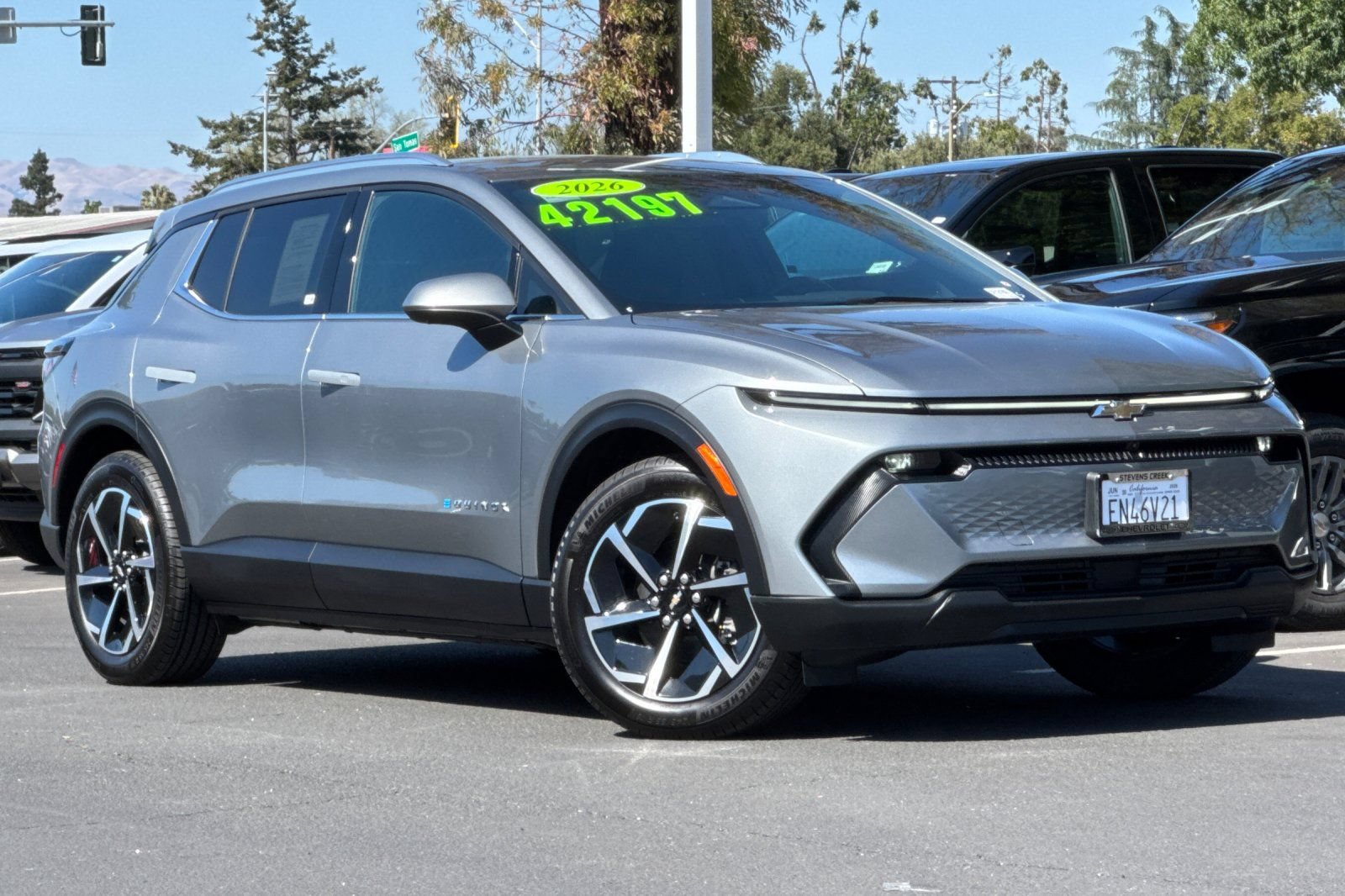 Used 2026 Chevrolet Equinox EV LT FWD image 2