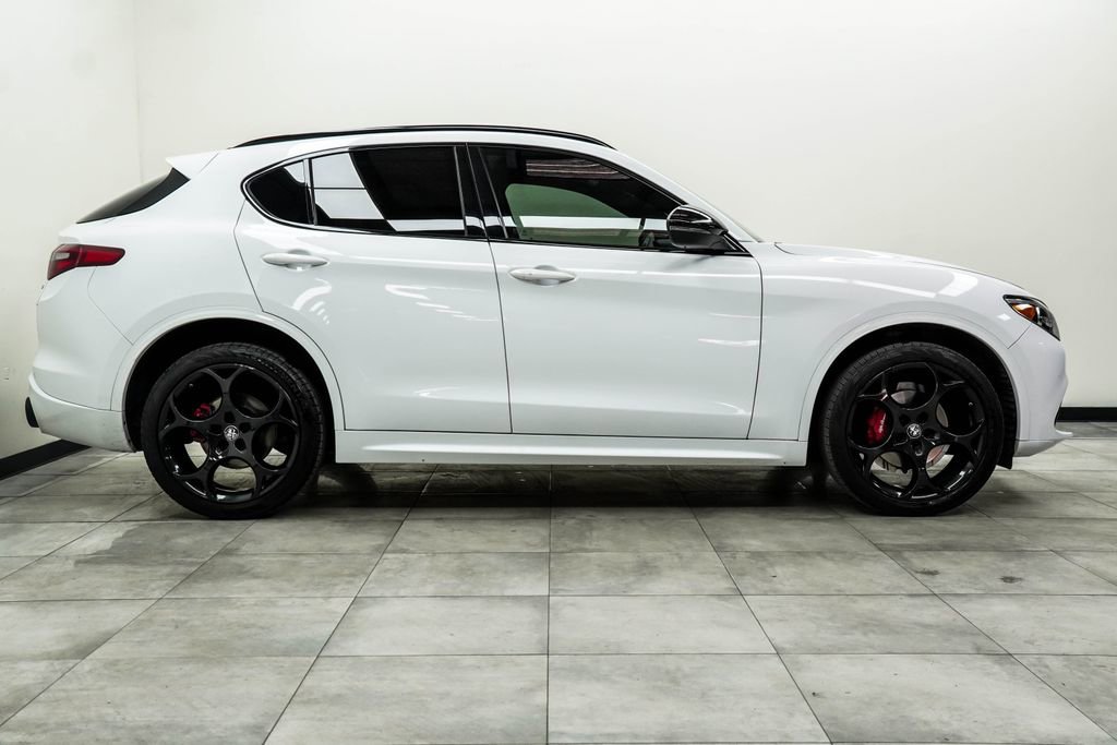 Used 2023 Alfa Romeo Stelvio Veloce image 10