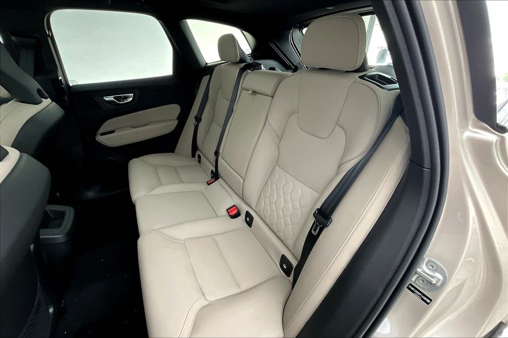 New 2026 Volvo XC60 B5 Plus w/ Protection Package Premier AWD/4WD image 16